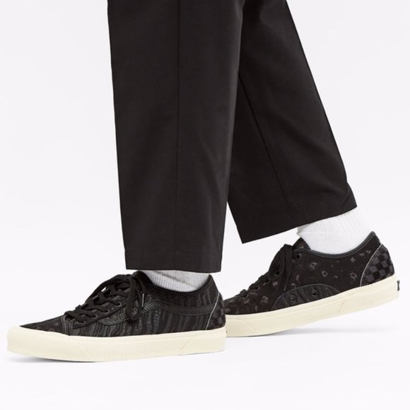 Vans x Billy’s Bess Ni Sneakers Limited Edition Leather Black Animal Size 6 NEW - Picture 1 of 9